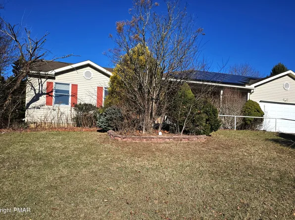 4005 Tamarind Dr, Bethlehem, PA 18020