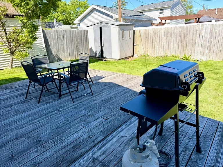 236 Kinross Ave — Photo 20