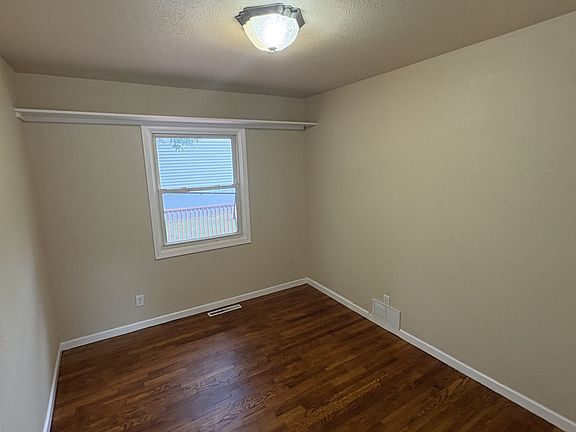 5th image of 104 Madison Dr