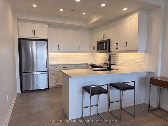 3rd image of 1880 Gordon St #807