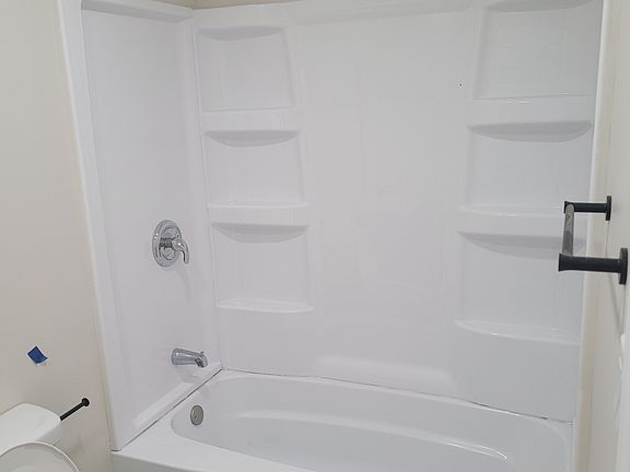 4th image of 14021 Windsor St