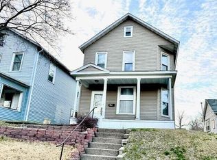 209 W 7th St, Muscatine, IA 52761