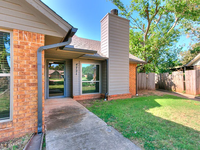 4721 Persimmon Ct — Photo 2