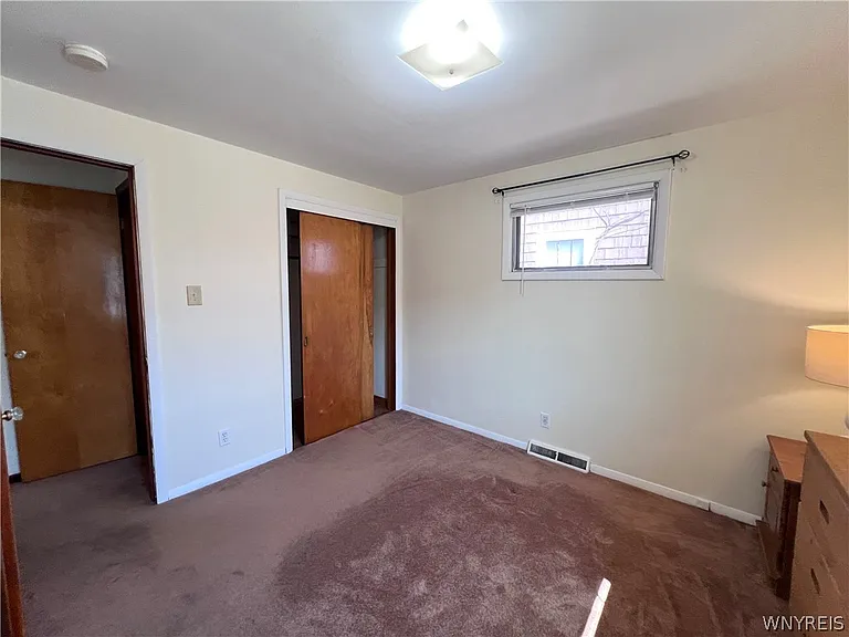 480 W Hazeltine Ave — Photo 9