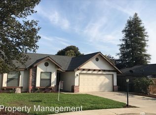 830 N Oakwood Ct, Visalia, CA 93291