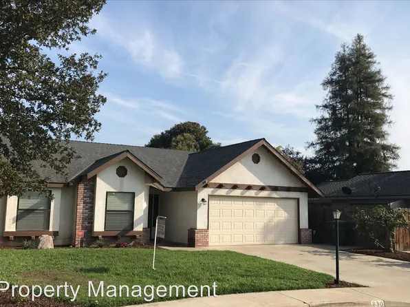830 N Oakwood Ct, Visalia, CA 93291