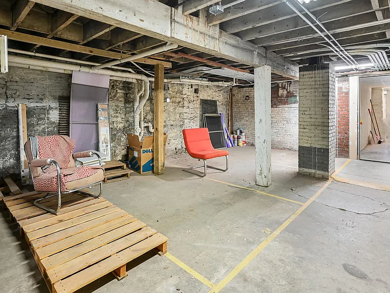 21 Haywood St #2B — Photo 22