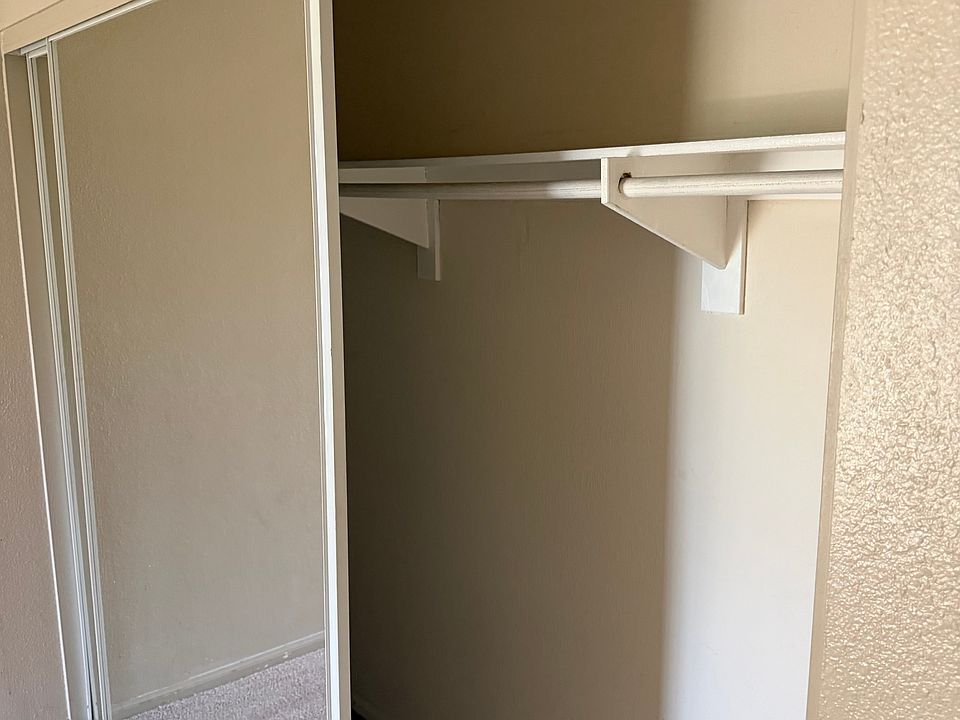 1st image of 467 Ballantyne St Unit 44