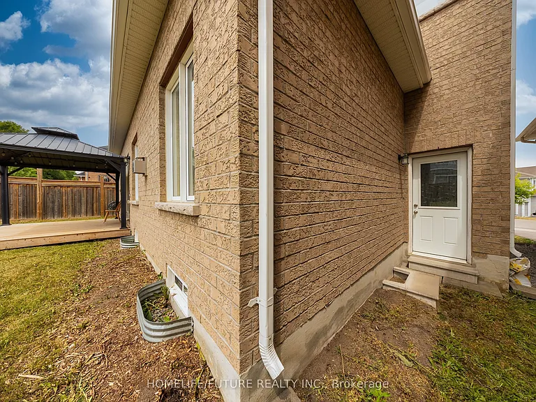 1980 Kurelo Dr — Photo 5