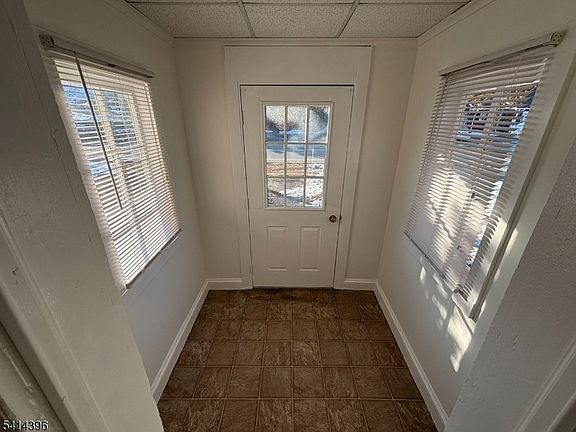 5th image of 86 Ringwood Ave