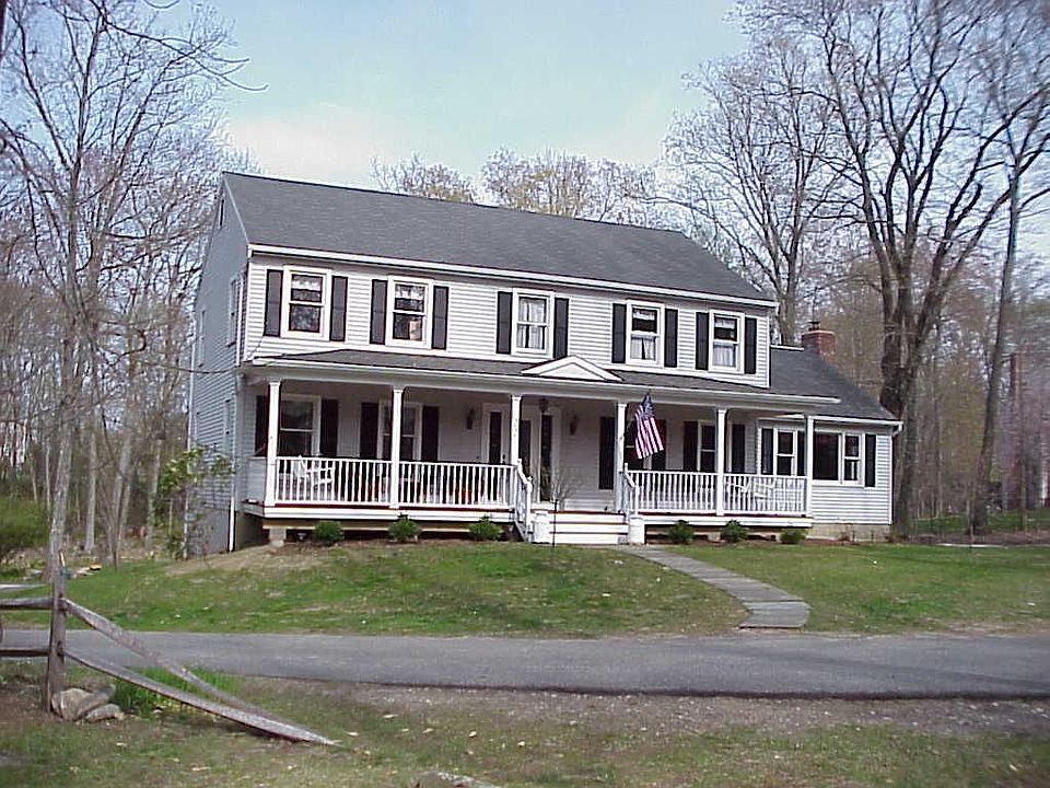 Colonial on Cul-de-sac.