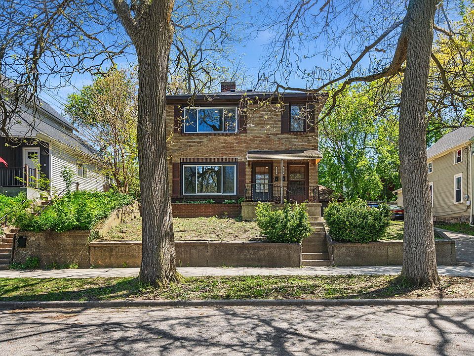 1st image of 1568 Forrest Ave NE