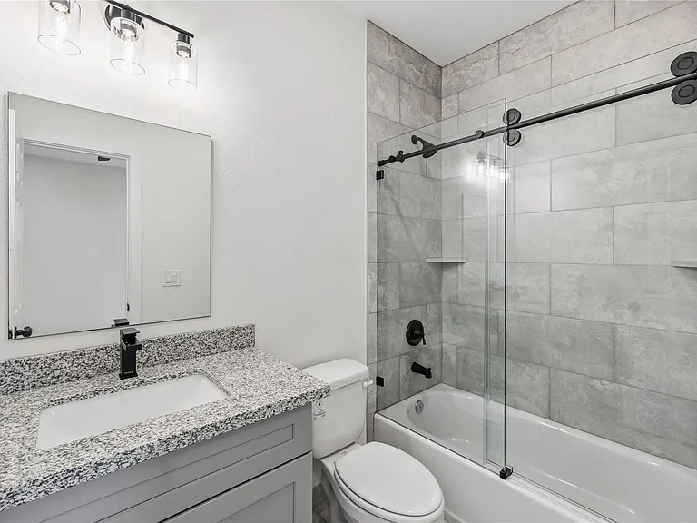 6138 Brookfield Dr #B — Photo 8