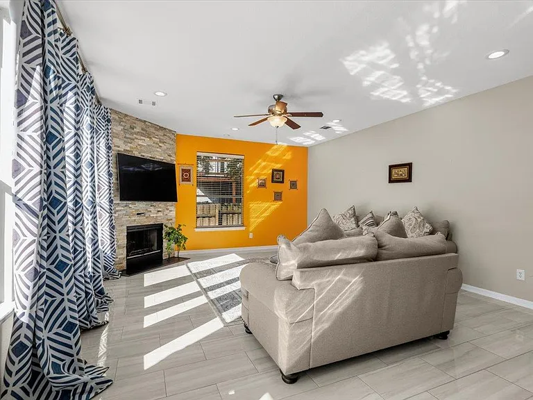 8503 Delavan Ave — Photo 18