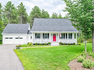 9 Christopher St, Fryeburg, ME 04037