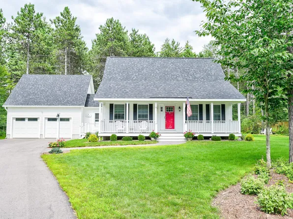 9 Christopher Street, Fryeburg, ME 04037