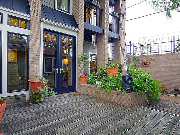 4th image of 200 Hyde Park Blvd