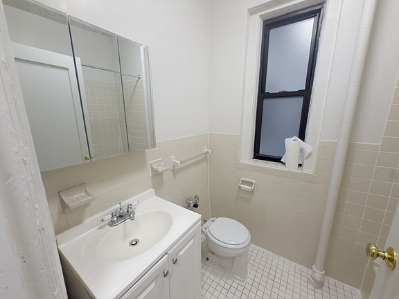 3rd image of 214 W 96th St APT 3G