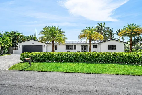 2866 SW 8th St Photo 1