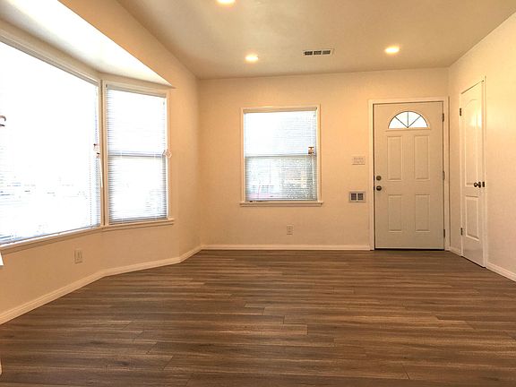 2nd image of 309 W Victoria Ave #1