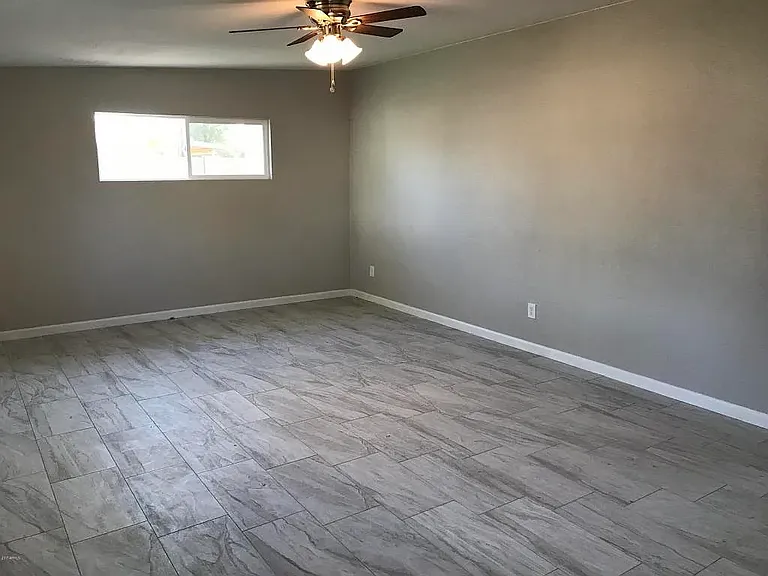 653 W Coolidge Pl — Photo 5
