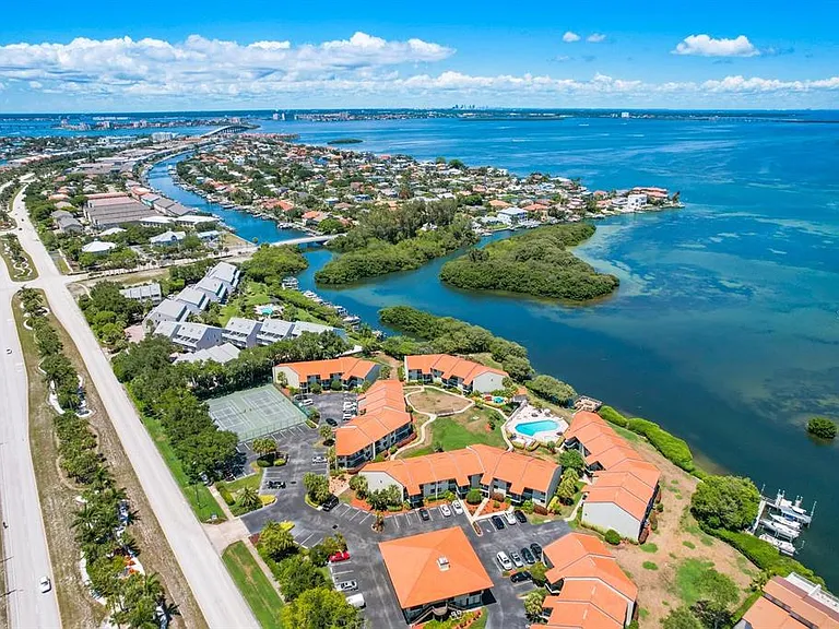 1515 Pinellas Bayway #C-31 — Photo 32
