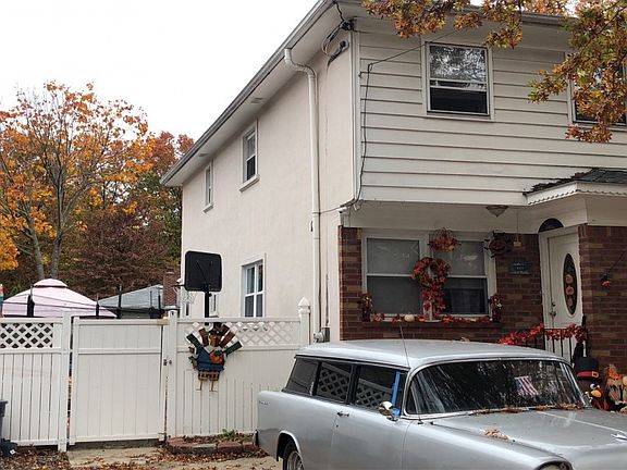 3rd image of 415 N Railroad Ave