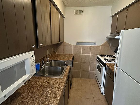 2nd image of 3506 Jackson St #3