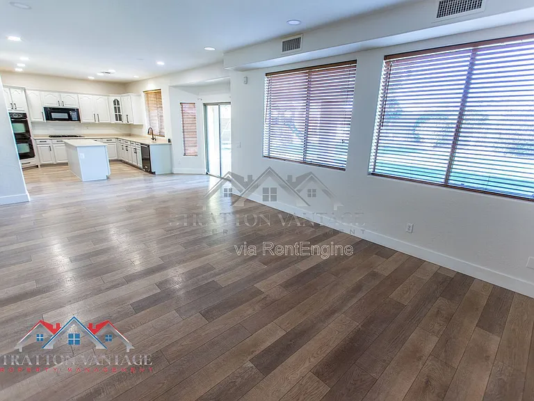 14616 W Windward Ave — Photo 12