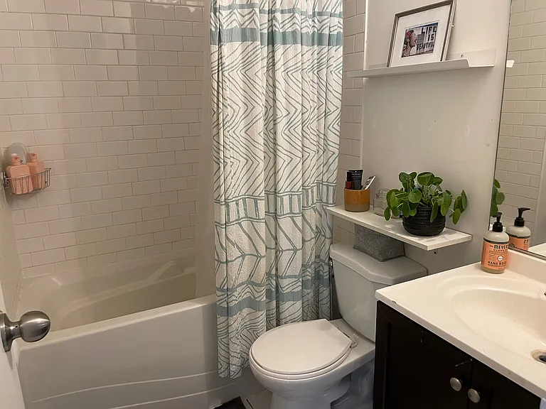 225 Gladstone Ave — Photo 69