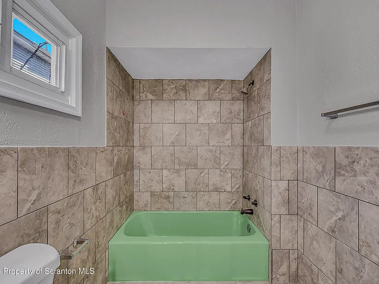 958 Ridge Ave #1 — Photo 14