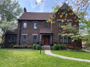 6325 Alexander Dr, Saint Louis, MO 63105