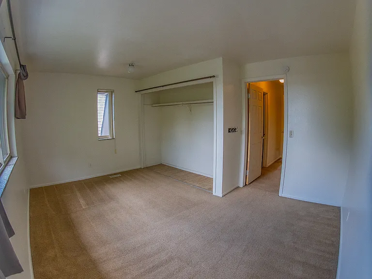 Varsity Townhouses - Student Housing — Photo 12