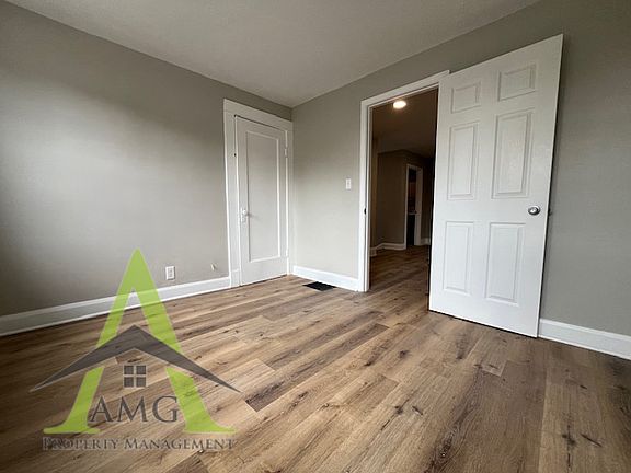 4th image of 3620 N Illinois St