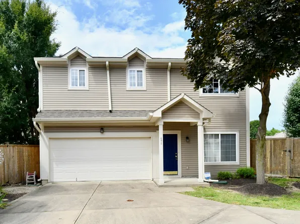 698 Pine Lake Dr, Greenwood, IN 46143