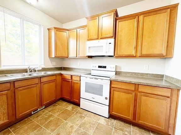 4th image of 3329 Harris Rd SE #1