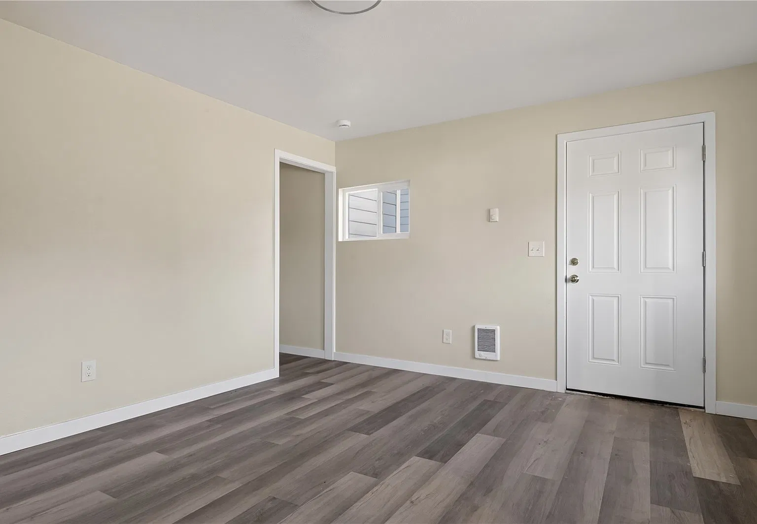 2 bed, 704 sqft, $1,500 — Photo 3