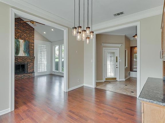5th image of 806 Highland Hills Ln
