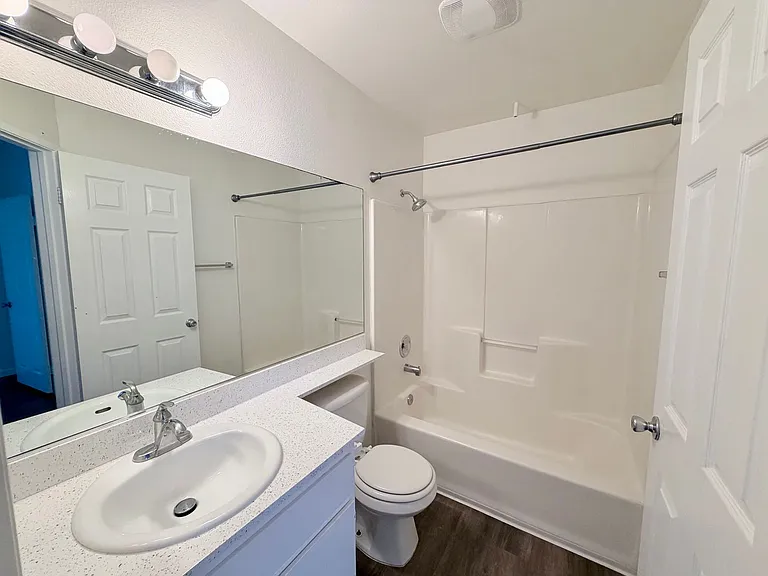 Oakdale Apartments (Village Palm Apartments) — Photo 12