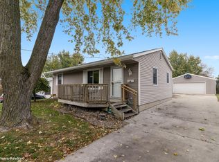 3833 E 39th Ct, Des Moines, IA 50317