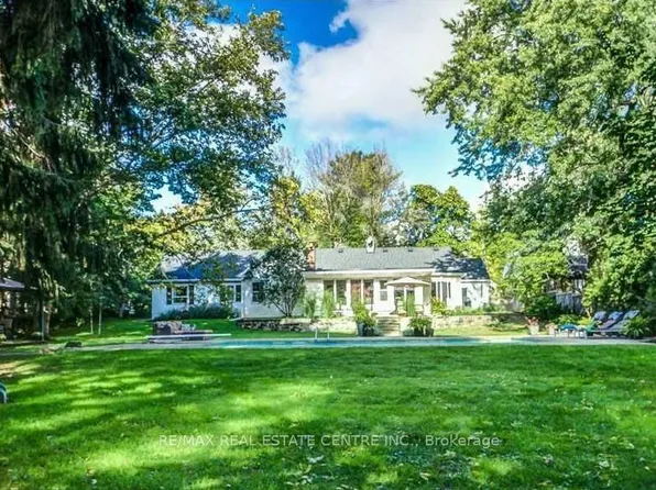 582 Cedar Ave, Burlington, ON L7T 2R2