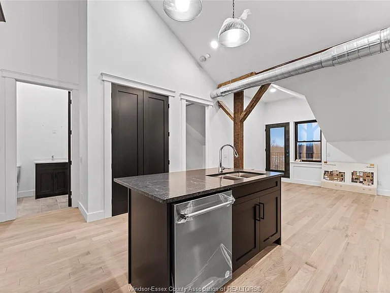 247 Brock St #404 — Photo 5