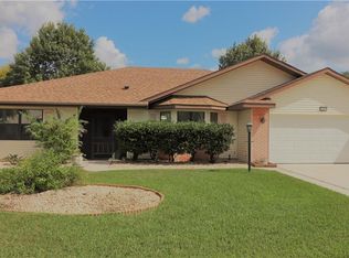 21518 King Henry Ave, Leesburg, FL 34748