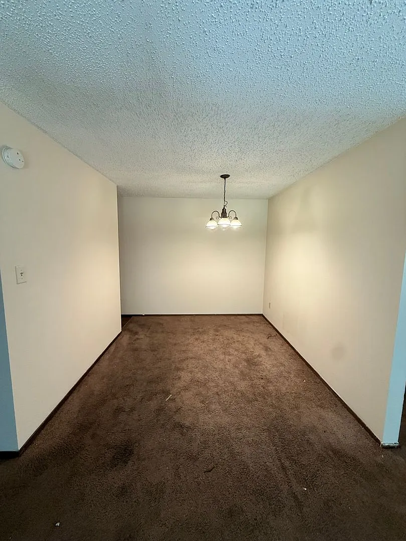 200 High Meadows Blvd — Photo 2