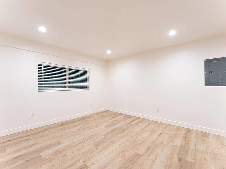 803 Maryann Dr #6 — Photo 14
