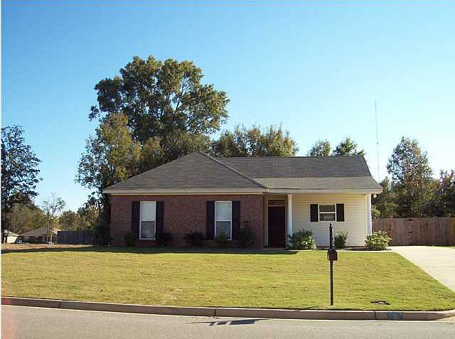 1st image of 6028 Tamarack Dr