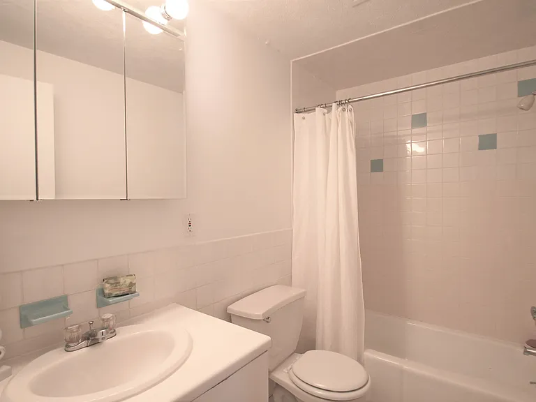 Norwest Woods Apartment — Photo 221
