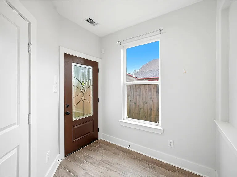 2125 Paul Quinn St — Photo 3