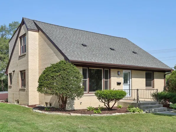 10326 West Woodward AVENUE, Wauwatosa, WI 53222