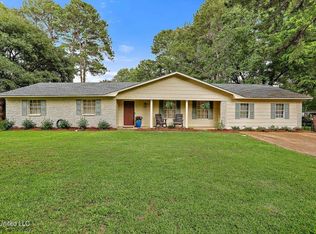 1204 Rockingham Dr, Clinton, MS 39056